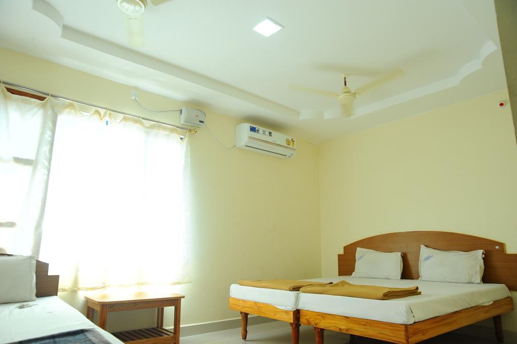 Bhanu Residency Villa Tirupati Room photo