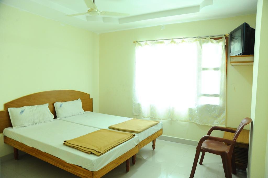 Bhanu Residency Villa Tirupati Room photo