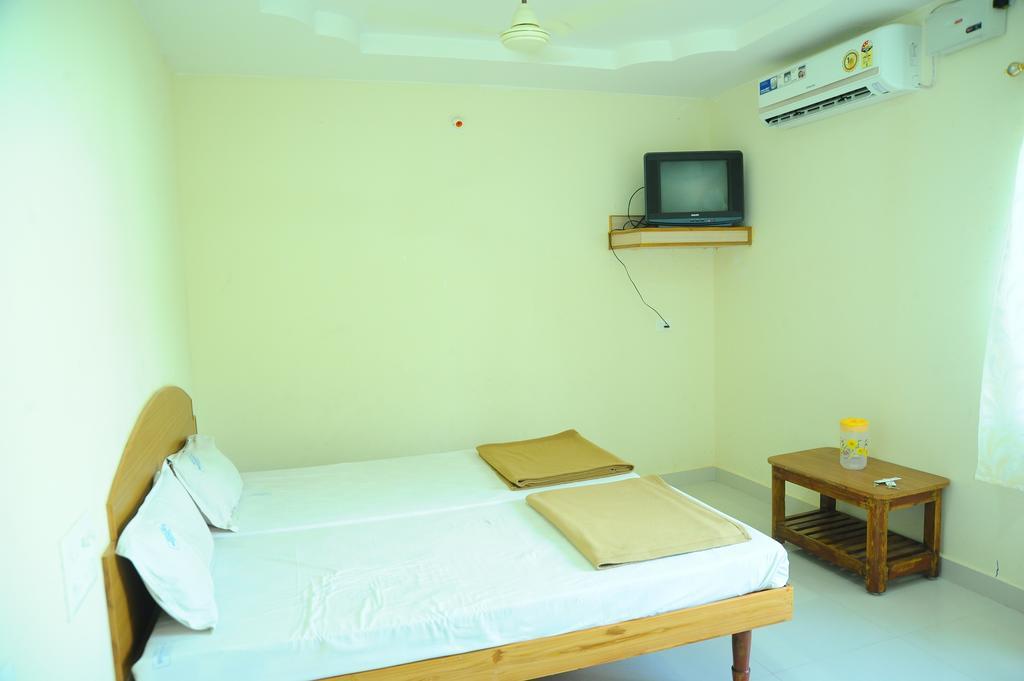 Bhanu Residency Villa Tirupati Room photo